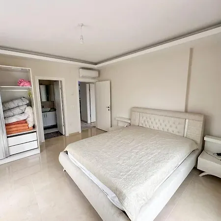 Yeni Esyali 2+1 Aktiviteli Apartment