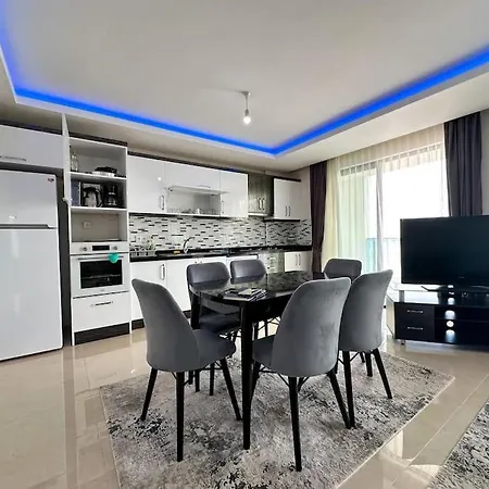 Yeni Esyali 2+1 Aktiviteli Apartment